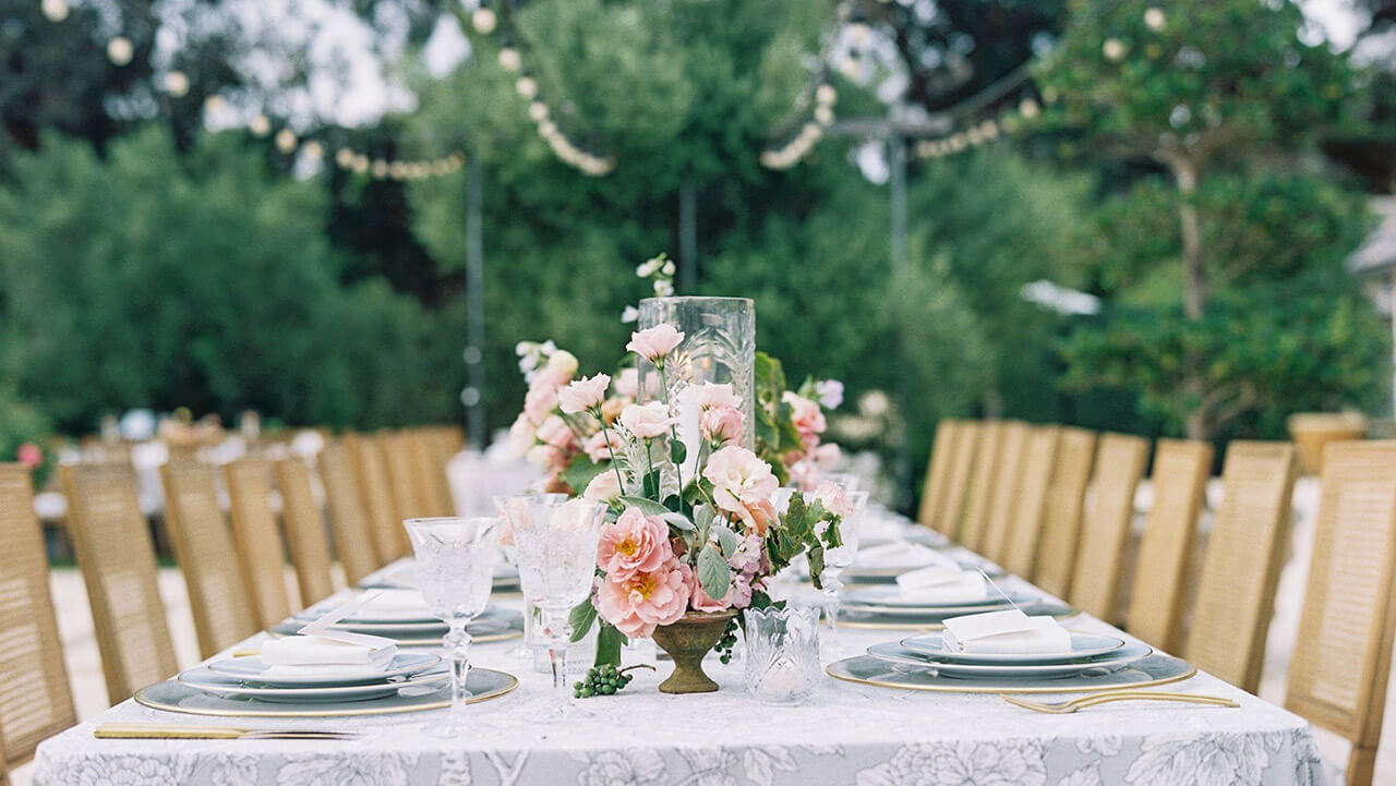 intimate wedding, dining table. outdoor wedding, tuscany wedding planner