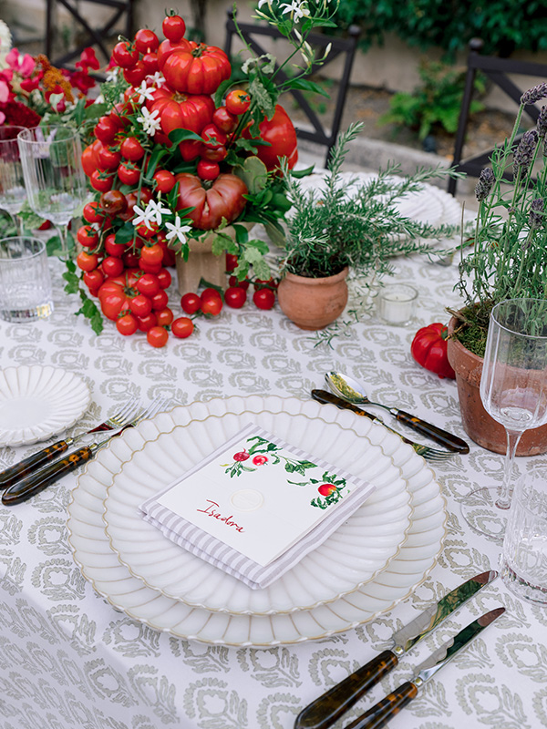 rehearsal dinner in the courtyard of Château de Tourreau combined timeless elegance with whimsical touches